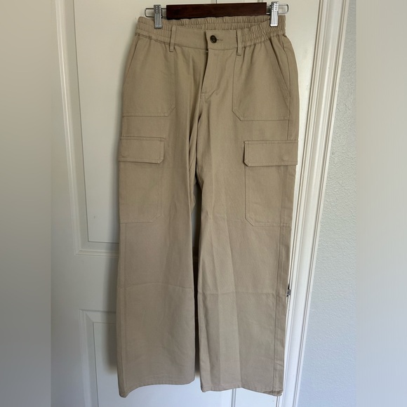 New with tags, Soon Maternity Cargo Pants - Picture 7 of 9
